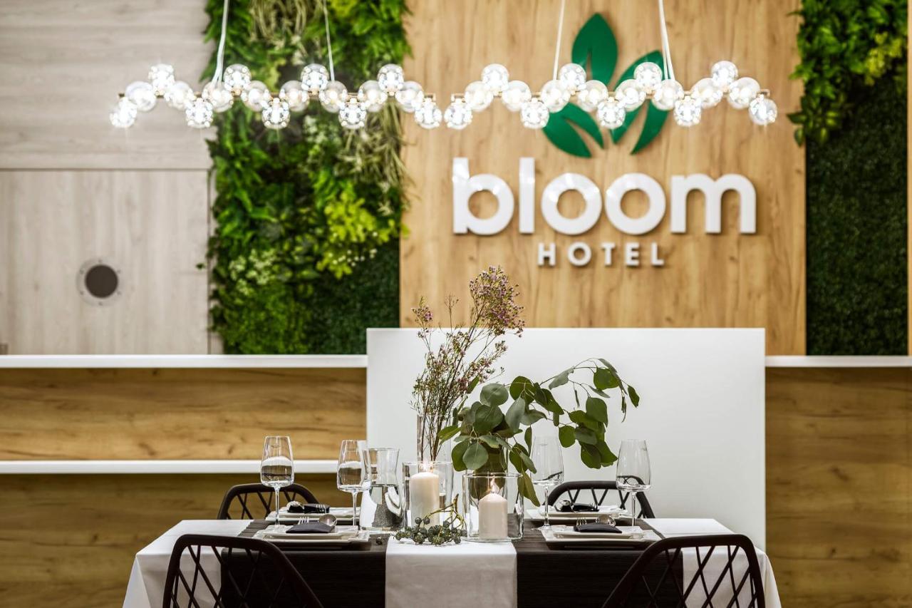 Bloom Airport Okecie Готель 2*